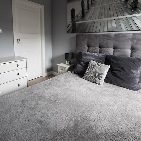 Kierbedzia 6 - Bezplatny Podziemny Parking - Free Parking - Piekny Ogrodek Z Tarasem - 2Km Lazienki Krolewskie - Wifi - Smart Tv 50 Cali - Good Apartments 바르샤바 외부 사진