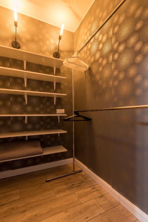 Kierbedzia 6 - Bezplatny Podziemny Parking - Free Parking - Piekny Ogrodek Z Tarasem - 2Km Lazienki Krolewskie - Wifi - Smart Tv 50 Cali - Good Apartments 바르샤바 외부 사진