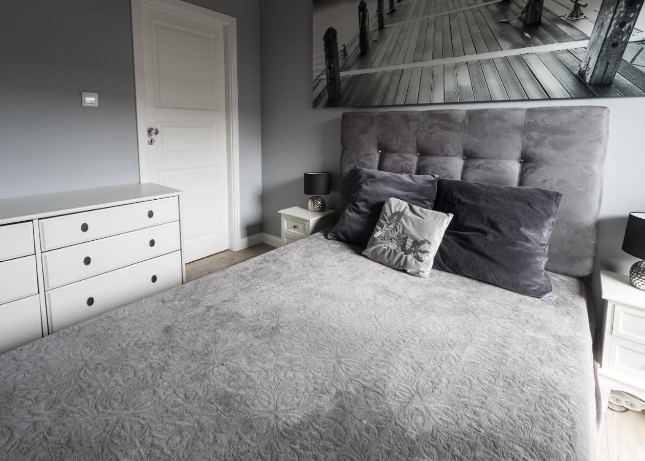 Kierbedzia 6 - Bezplatny Podziemny Parking - Free Parking - Piekny Ogrodek Z Tarasem - 2Km Lazienki Krolewskie - Wifi - Smart Tv 50 Cali - Good Apartments 바르샤바 외부 사진