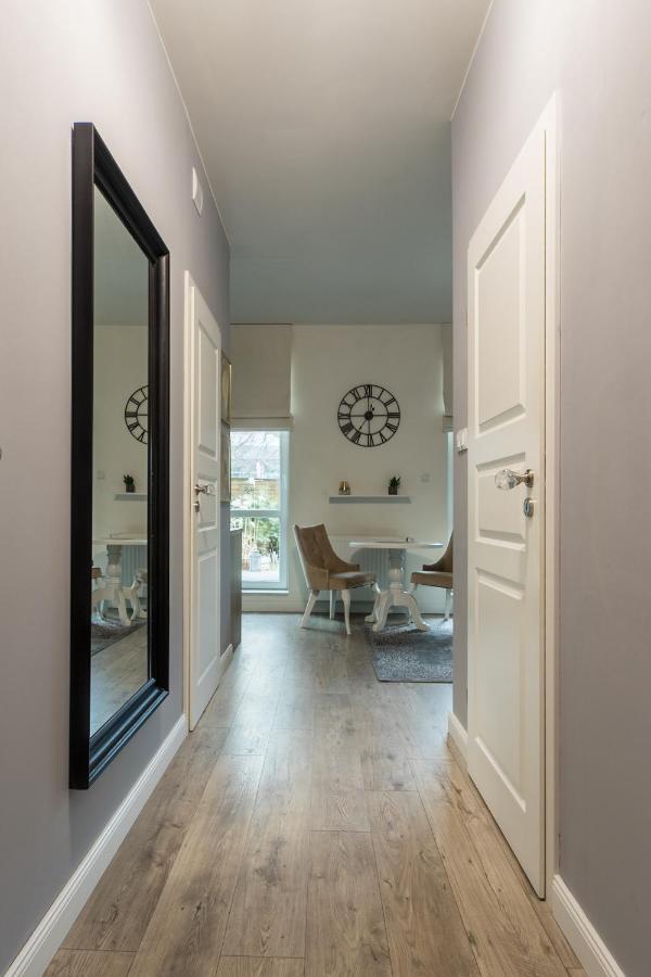 Kierbedzia 6 - Bezplatny Podziemny Parking - Free Parking - Piekny Ogrodek Z Tarasem - 2Km Lazienki Krolewskie - Wifi - Smart Tv 50 Cali - Good Apartments 바르샤바 외부 사진