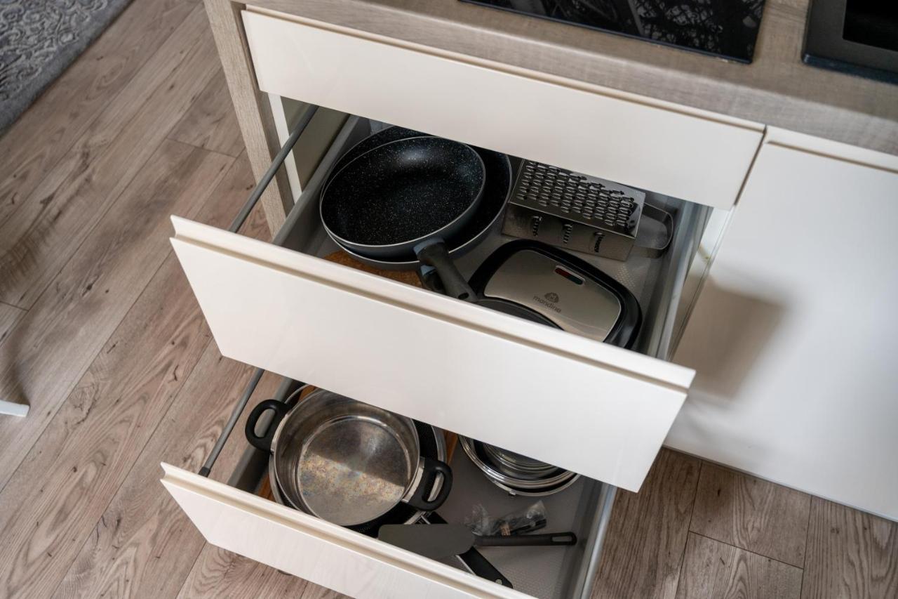 Kierbedzia 6 - Bezplatny Podziemny Parking - Free Parking - Piekny Ogrodek Z Tarasem - 2Km Lazienki Krolewskie - Wifi - Smart Tv 50 Cali - Good Apartments 바르샤바 외부 사진