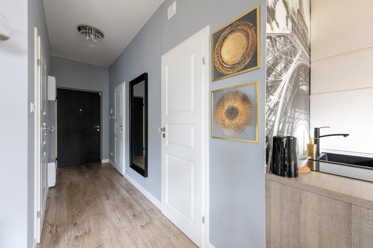 Kierbedzia 6 - Bezplatny Podziemny Parking - Free Parking - Piekny Ogrodek Z Tarasem - 2Km Lazienki Krolewskie - Wifi - Smart Tv 50 Cali - Good Apartments 바르샤바 외부 사진