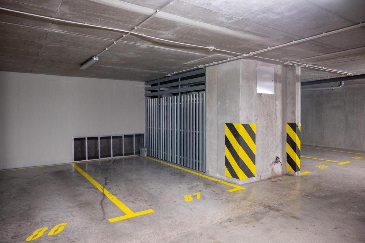 Kierbedzia 6 - Bezplatny Podziemny Parking - Free Parking - Piekny Ogrodek Z Tarasem - 2Km Lazienki Krolewskie - Wifi - Smart Tv 50 Cali - Good Apartments 바르샤바 외부 사진